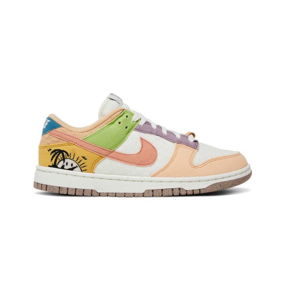 Women’s Dunk Low SE’ Sun Club
